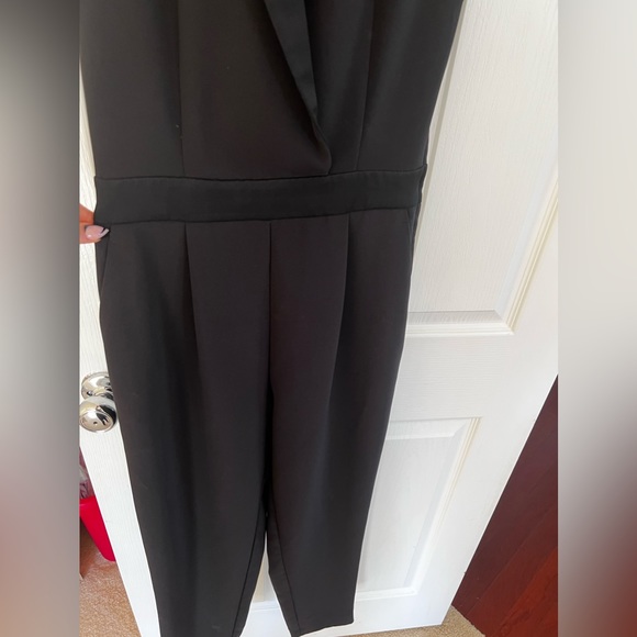 🌹 3 for $25 🛍️ H&M Black Sleeveless Tuxedo Jumpsuit - Picture 7 of 13